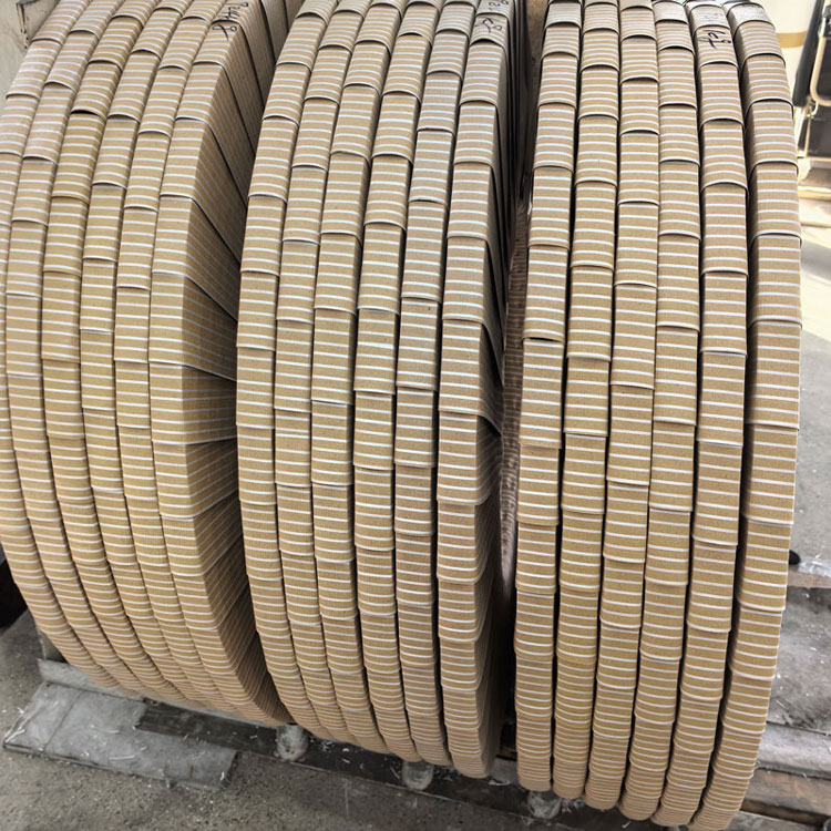 Gehärtetes Edelstahlband